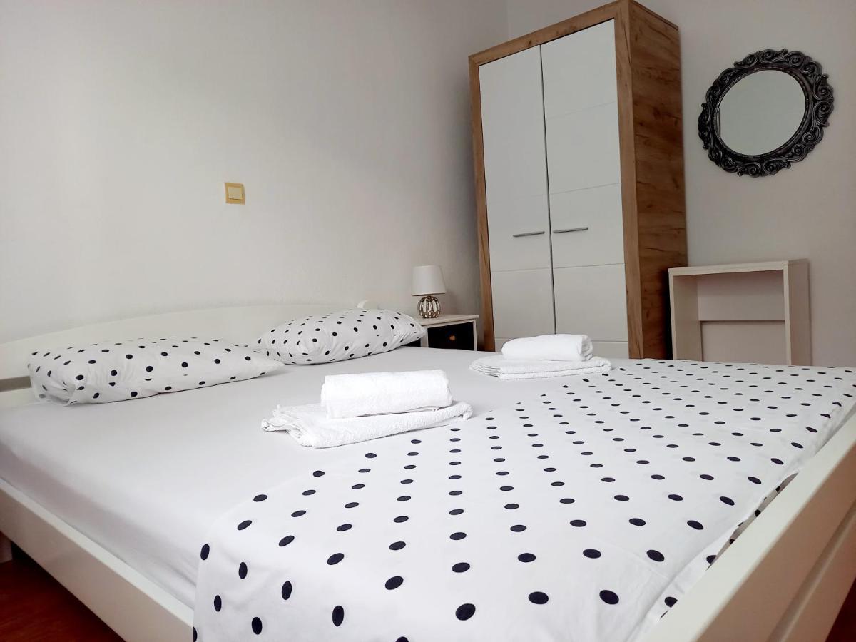 Apartments Marusic Makarska Exteriör bild