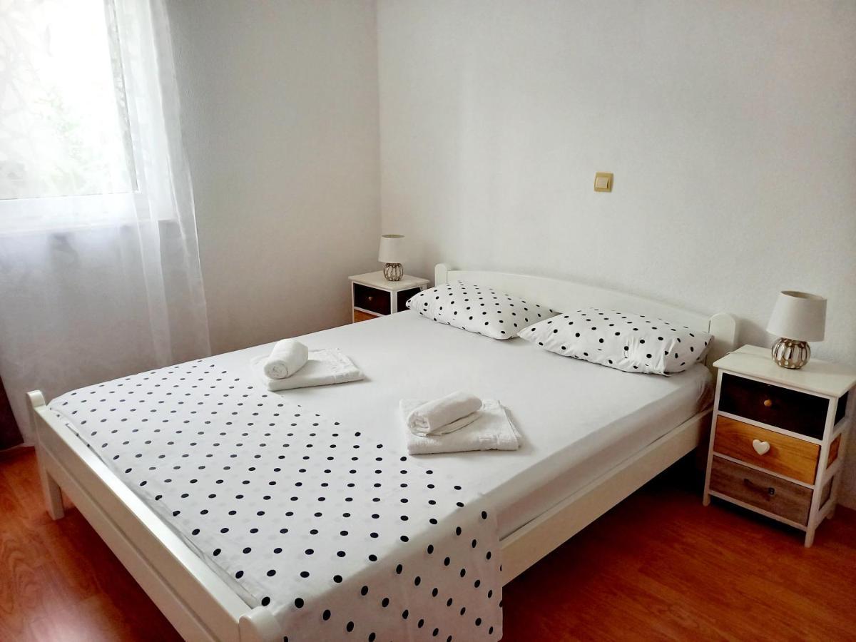 Apartments Marusic Makarska Exteriör bild
