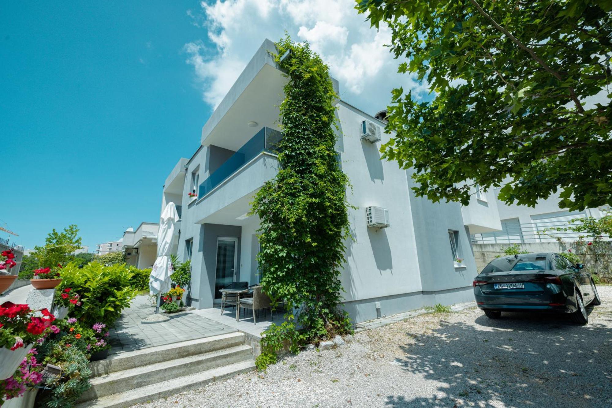 Apartments Marusic Makarska Exteriör bild