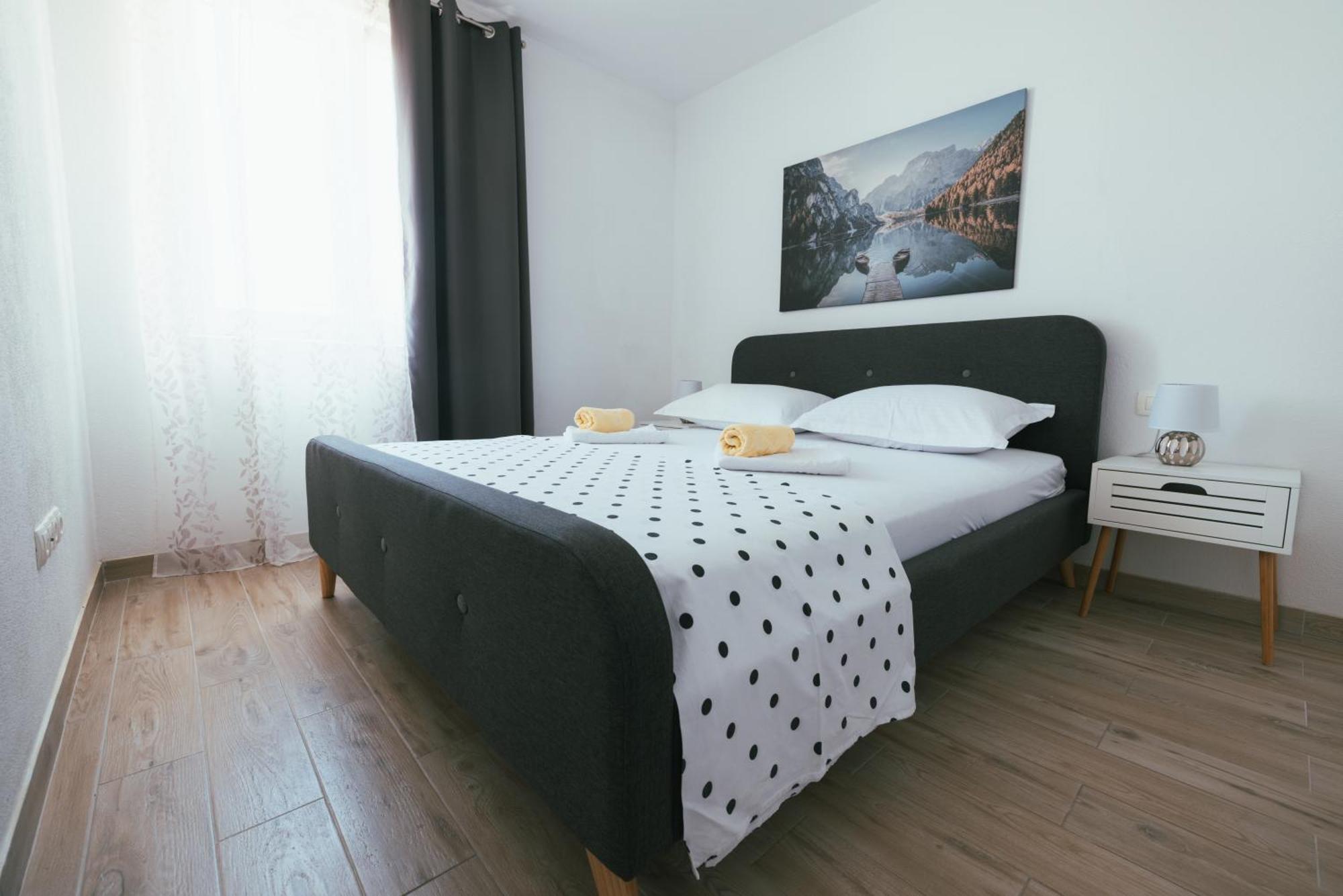 Apartments Marusic Makarska Rum bild
